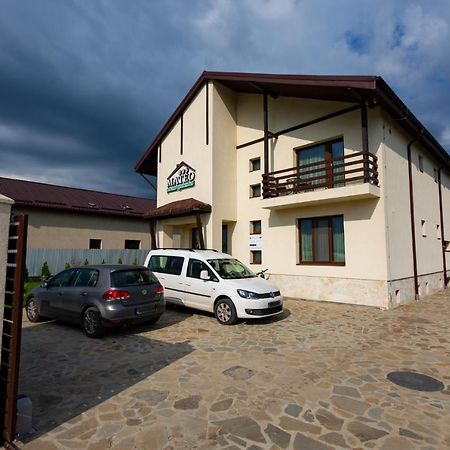 Pensiunea Mateo Hotell Buzău Eksteriør bilde